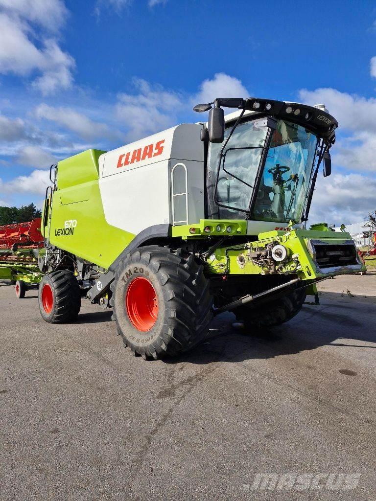 CLAAS Lexion 670 Combine harvesters