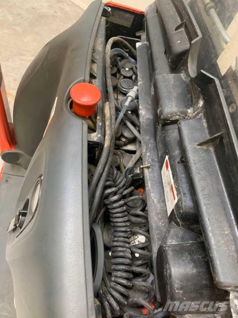 Linde L10 Self propelled stackers