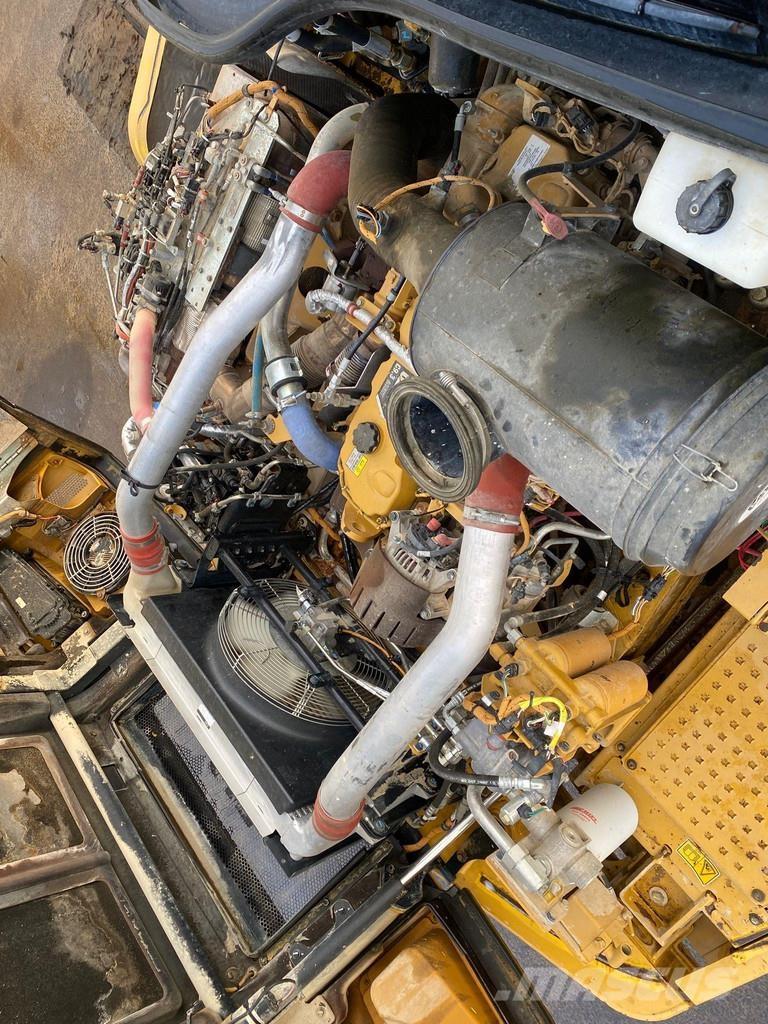 CAT 725C2 NVT Articulated Haulers