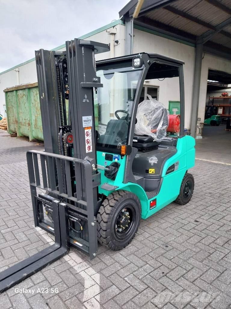 Mitsubishi FG 25 N LPG trucks