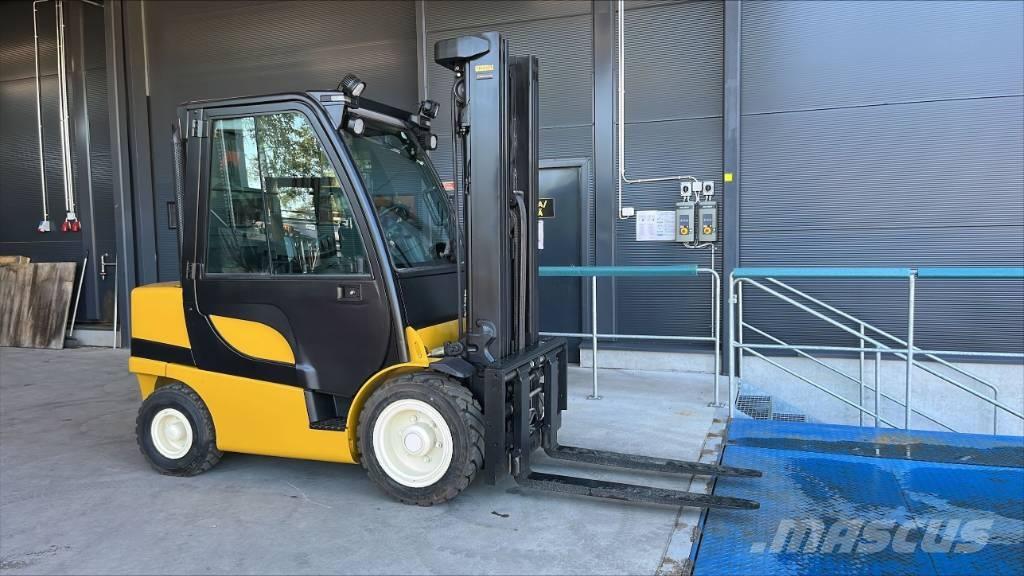 Yale GDP 30 VX Diesel trucks