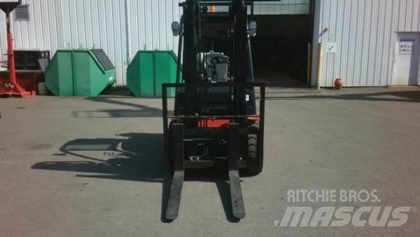 Manitou MI30G ST5 Rough terrain truck