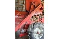 International 303 Combine harvester heads