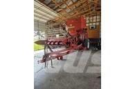 International 303 Combine harvester heads