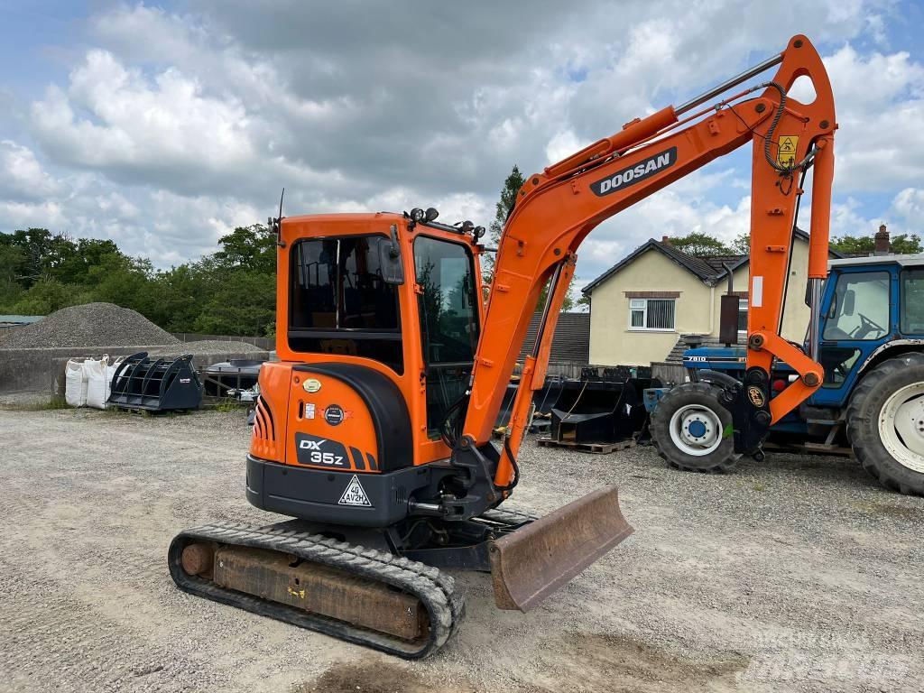 Doosan DX35Z Mini excavators < 7t