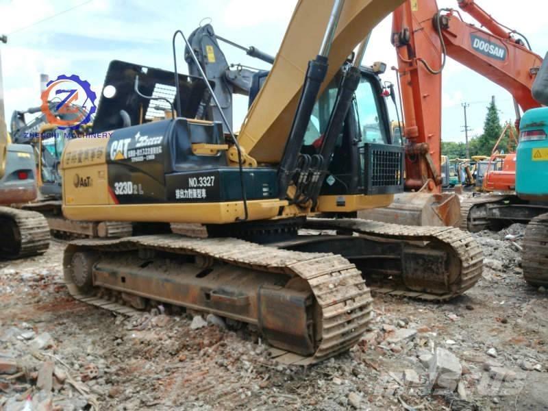 CAT 323 D L Crawler excavators