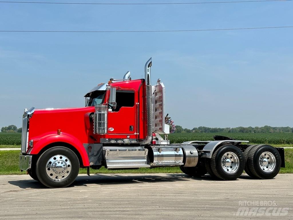Kenworth W900 Truck Tractor Units