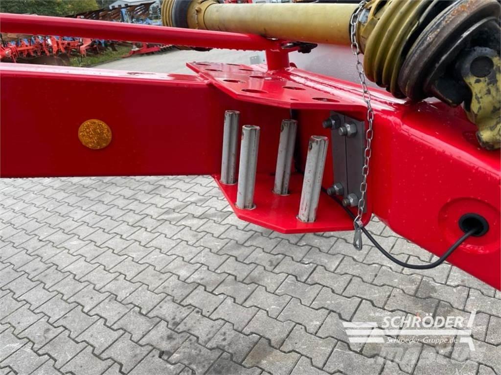 Pöttinger TOP 652 Windrowers