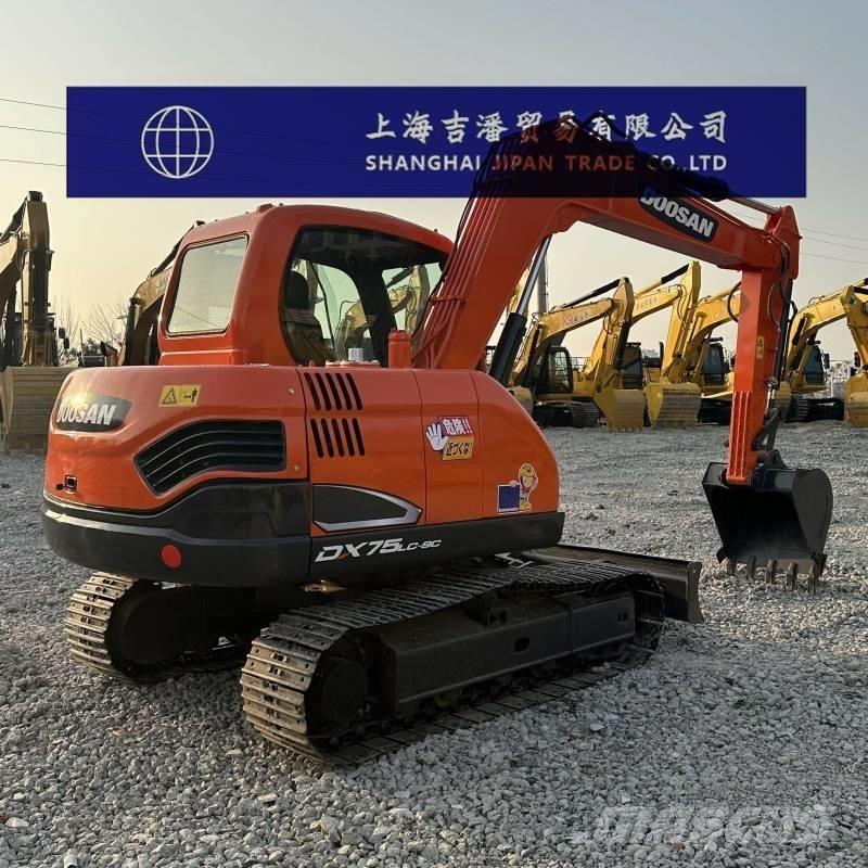 Doosan DX 75 Midi excavators  7t - 12t