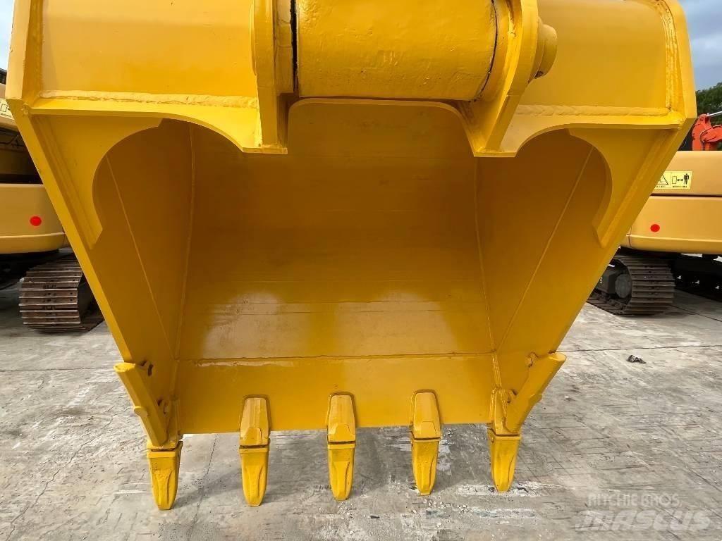 Komatsu PC 400-8 Crawler excavators