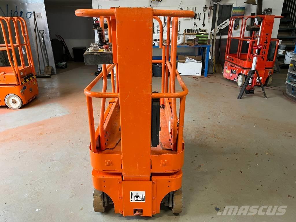 Snorkel TM 12 Vertical mast lifts