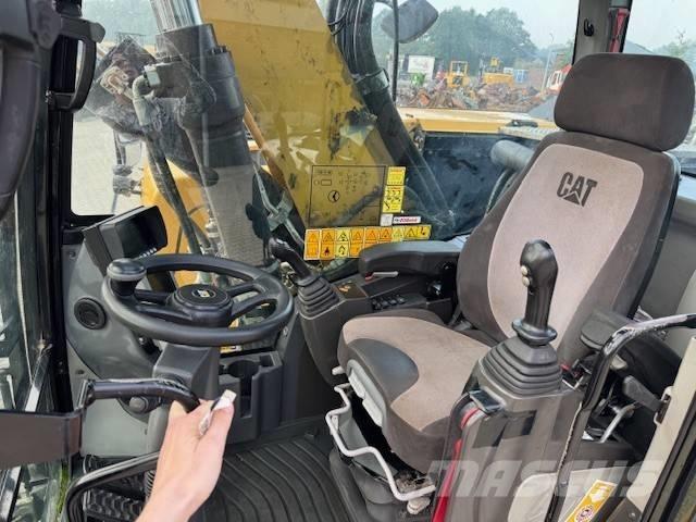 CAT M 320 F Wheeled excavators