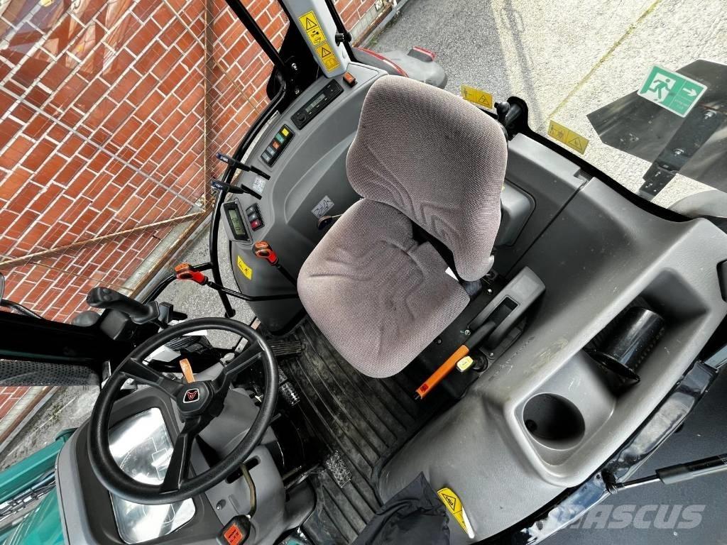 Arbos 3075 Compact tractors