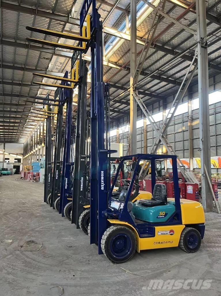 Komatsu FD 30 T-17 Diesel trucks