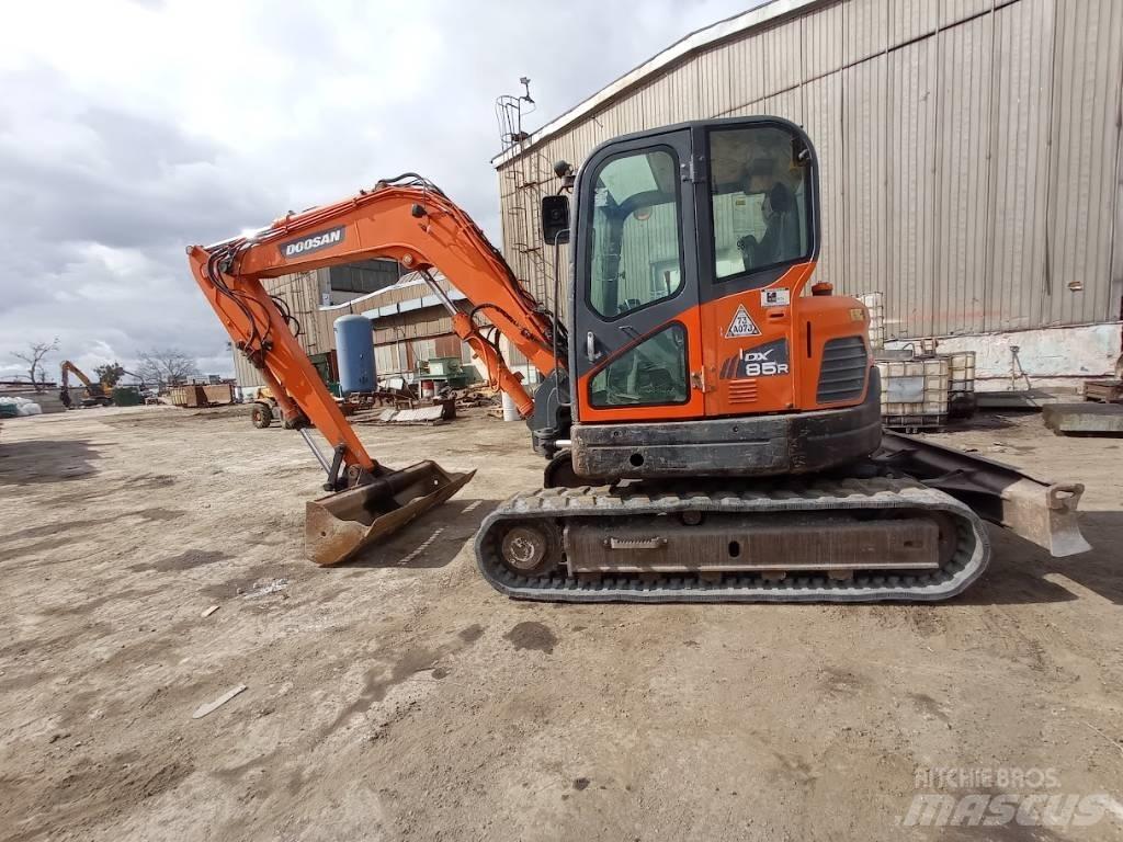 Doosan DX 85 R-3 Midi excavators  7t - 12t