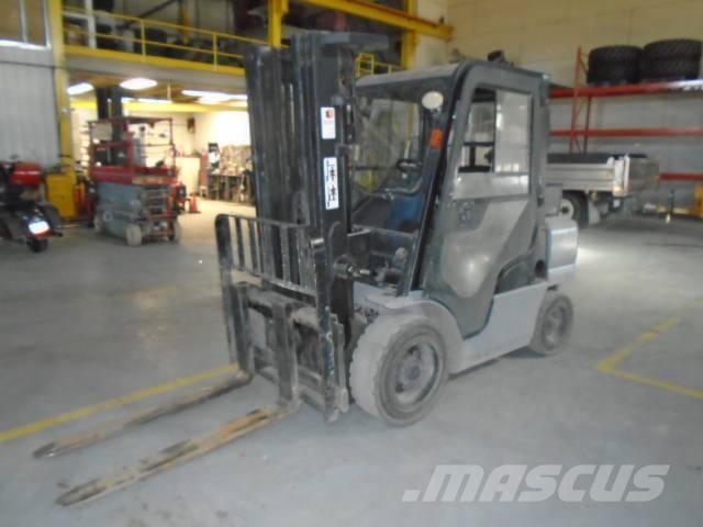 Nissan MYG1F2A30V Telescopic boom lifts