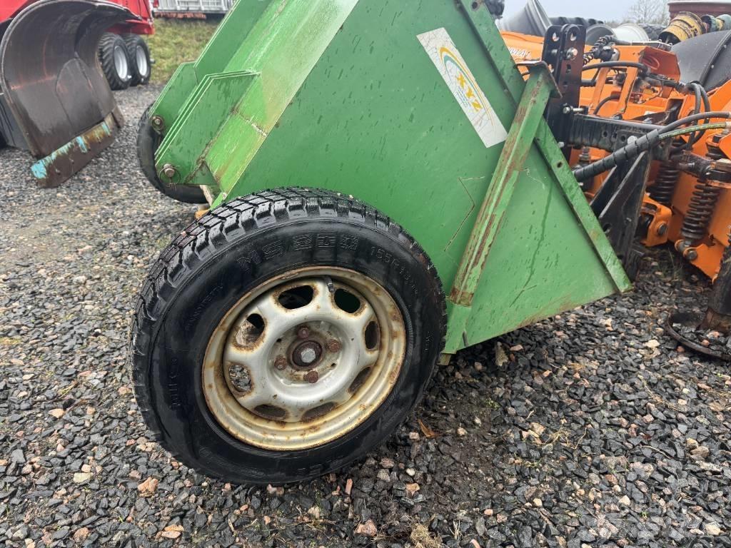 XYZ Sandspridare Sand and salt spreaders