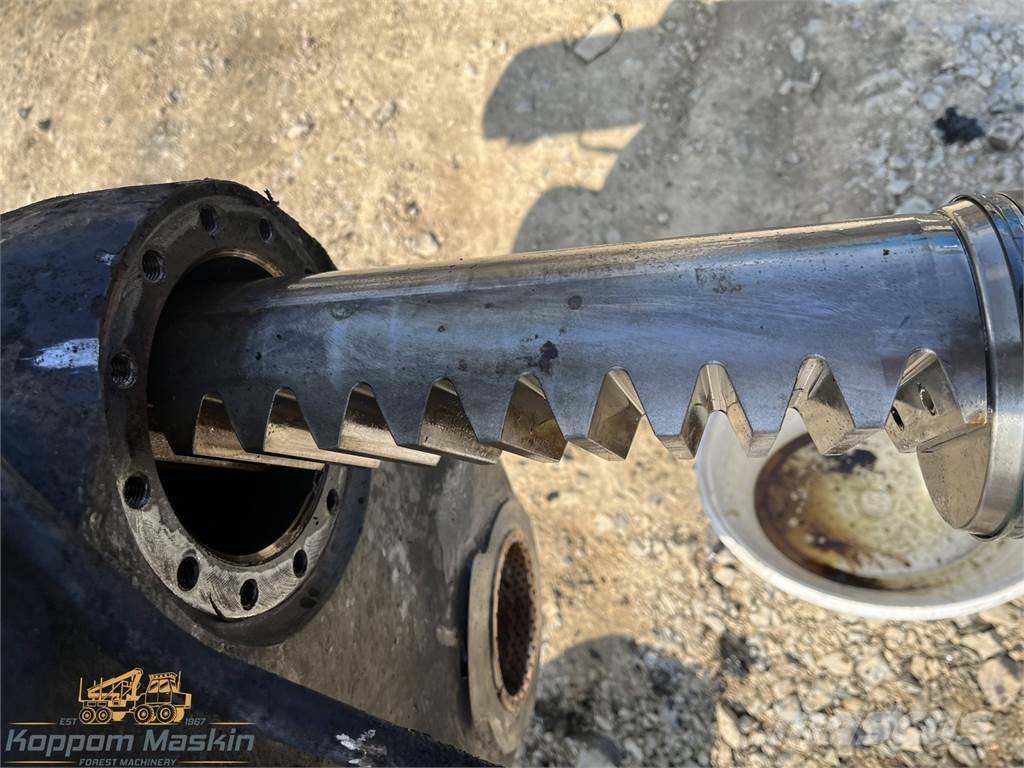 John Deere CH710 Harvester cranes