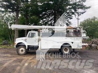 Altec AM855 Truck mounted aerial platforms
