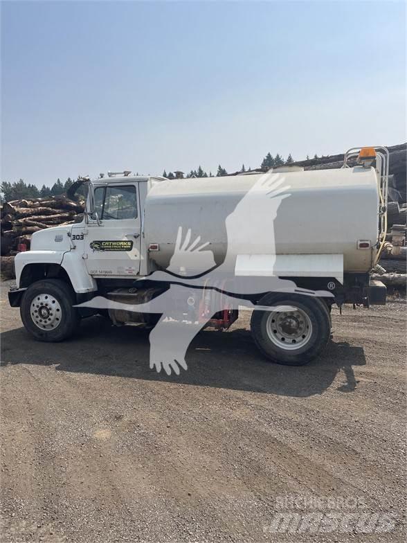 Ford 8000 Water tankers