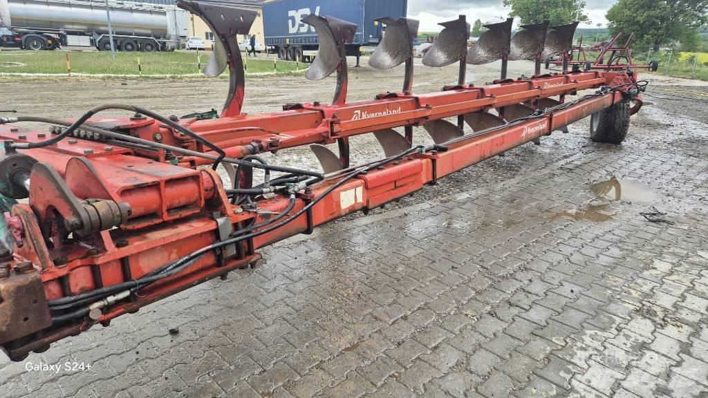Kverneland PB100 Reversible ploughs