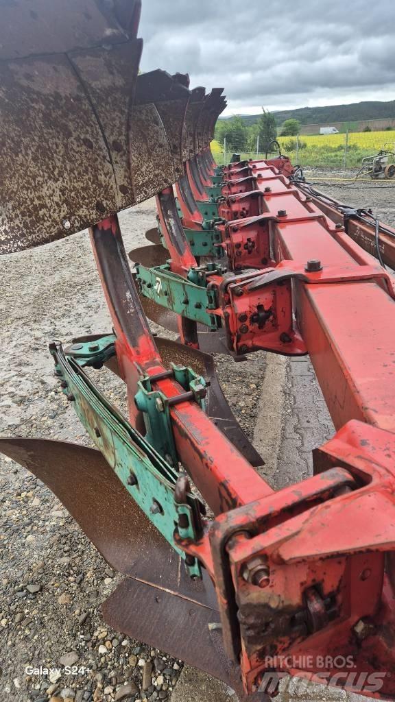 Kverneland PB100 Reversible ploughs