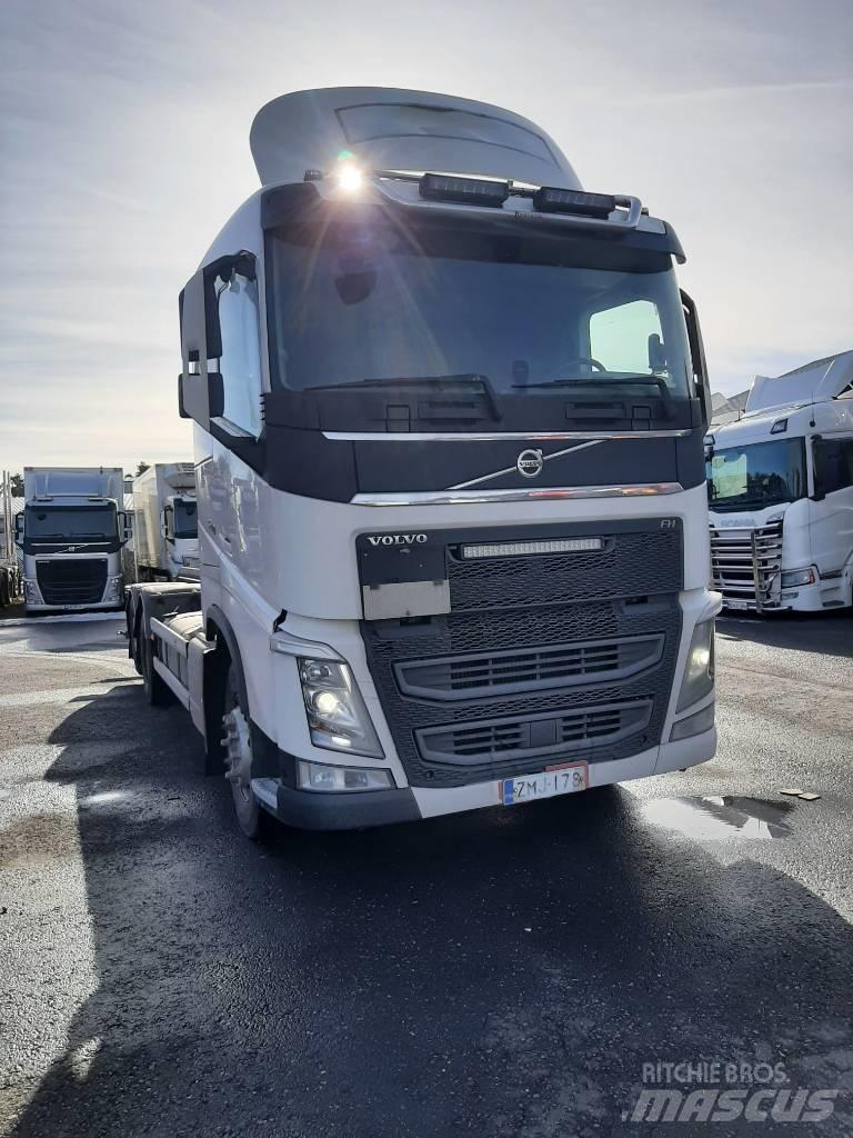 Volvo FH 13 Containerframe/Skiploader trucks