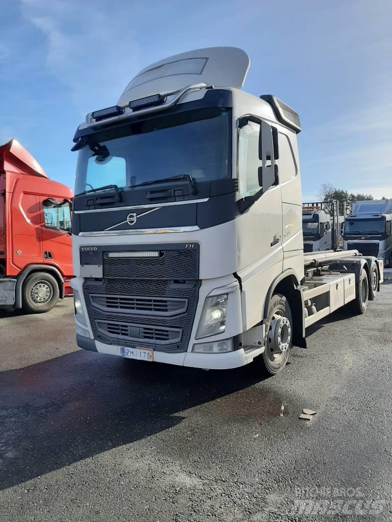 Volvo FH 13 Containerframe/Skiploader trucks