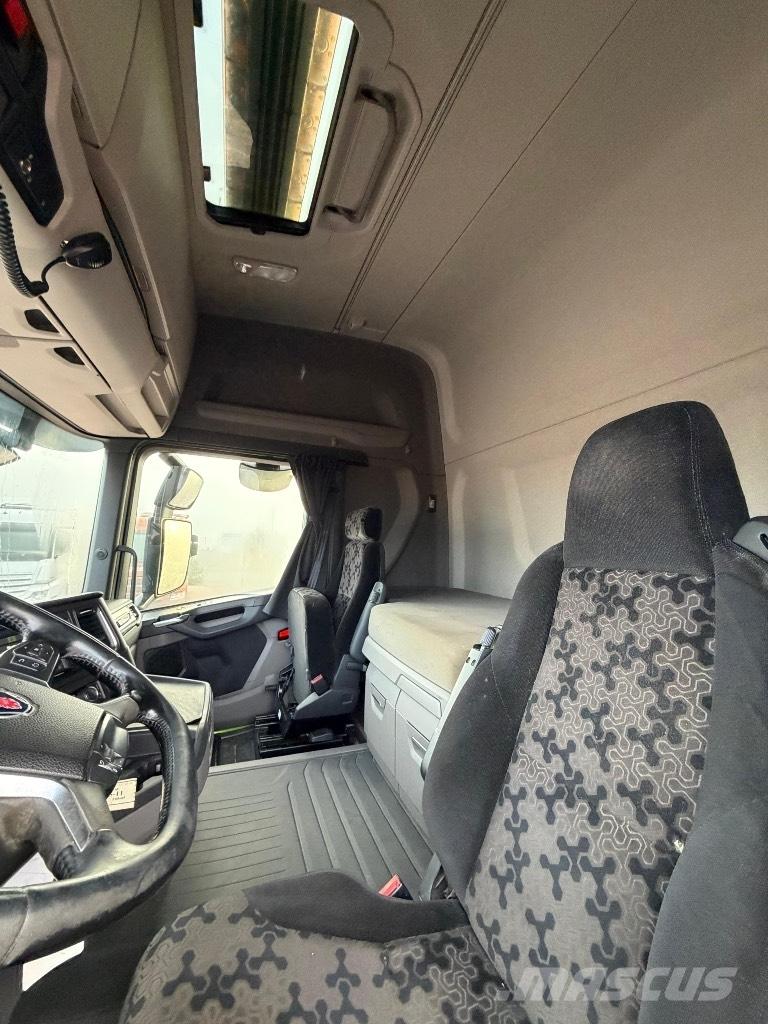 Scania R 450 LA6x2NB Truck Tractor Units