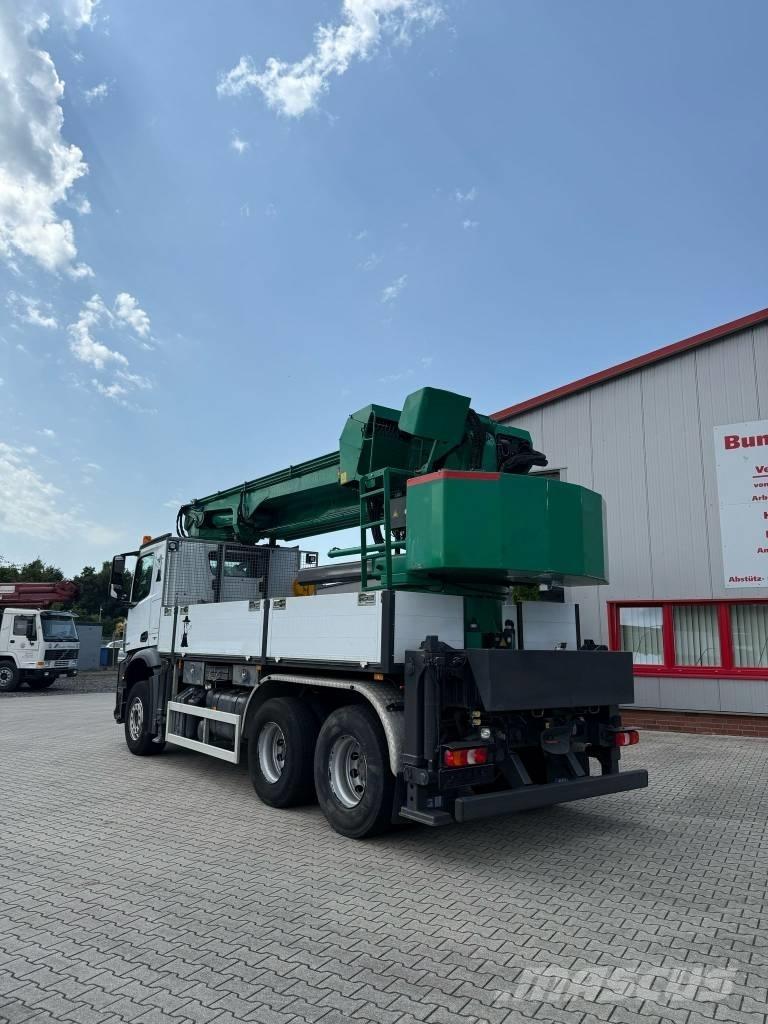 Mercedes-Benz 2643 Rough terrain cranes