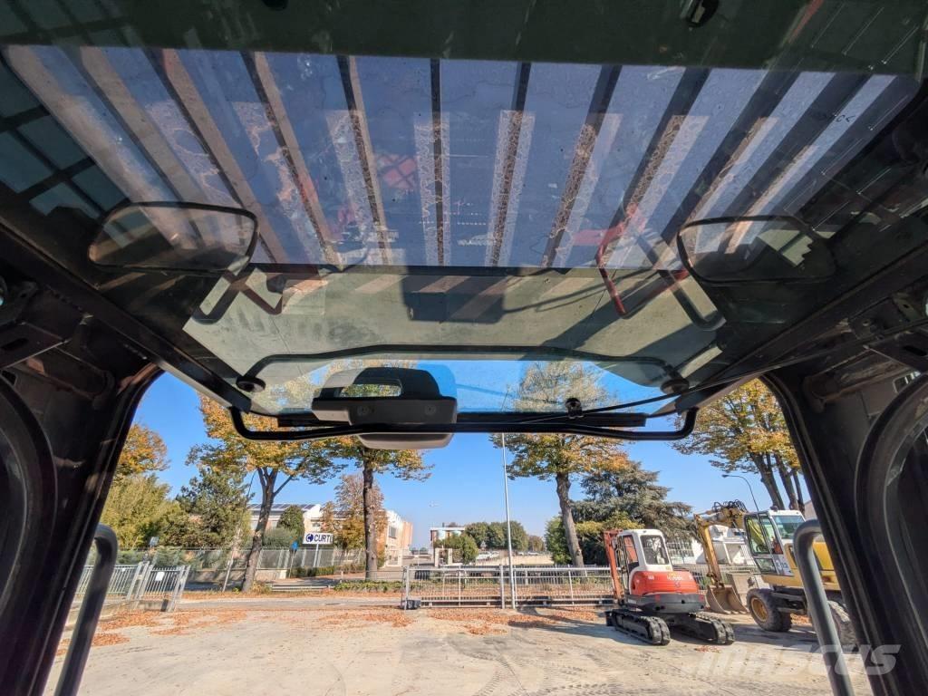 Takeuchi TL10v2 Skid steer loaders