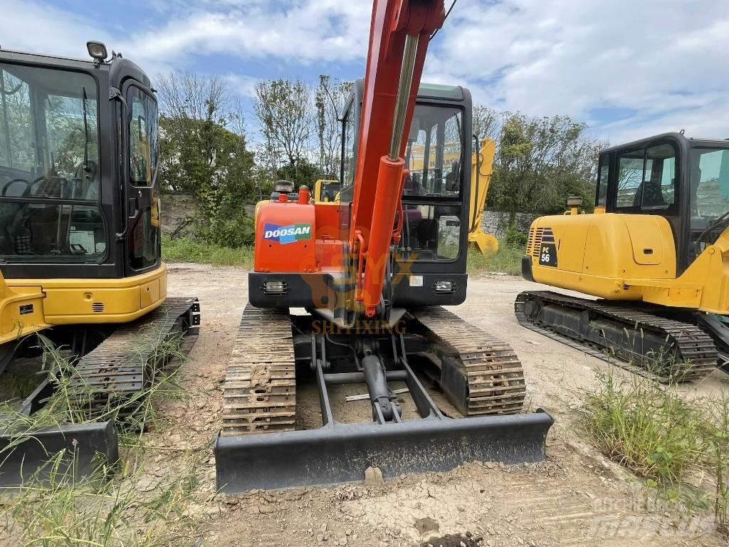 Doosan DX 55 Mini excavators < 7t