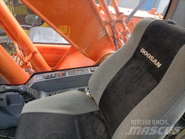 Doosan DX 300 Crawler excavators