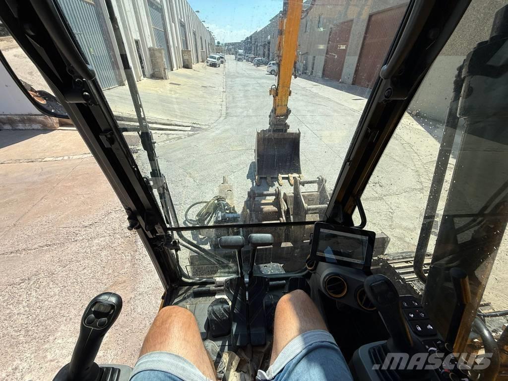 JCB 131 X LCD Crawler excavators