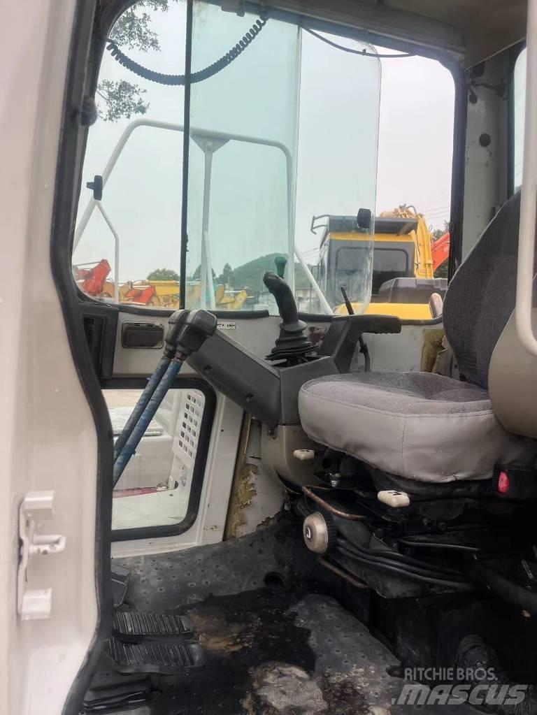 Takeuchi TB180C Crawler excavators