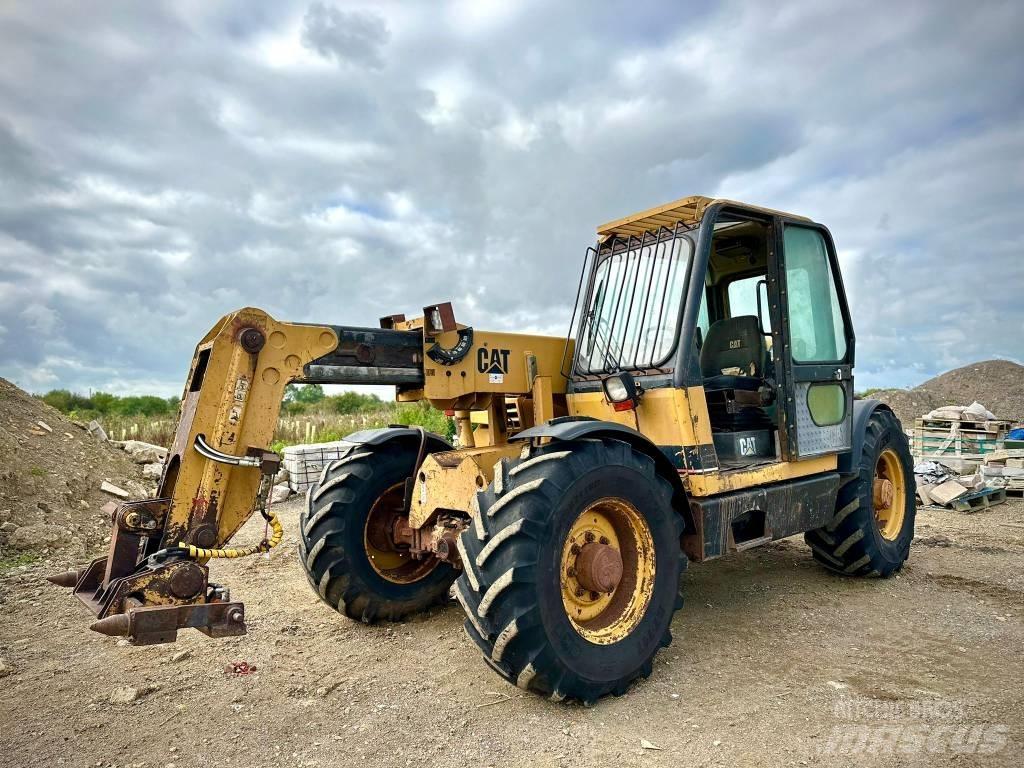 CAT TH 62 Telescopic handlers