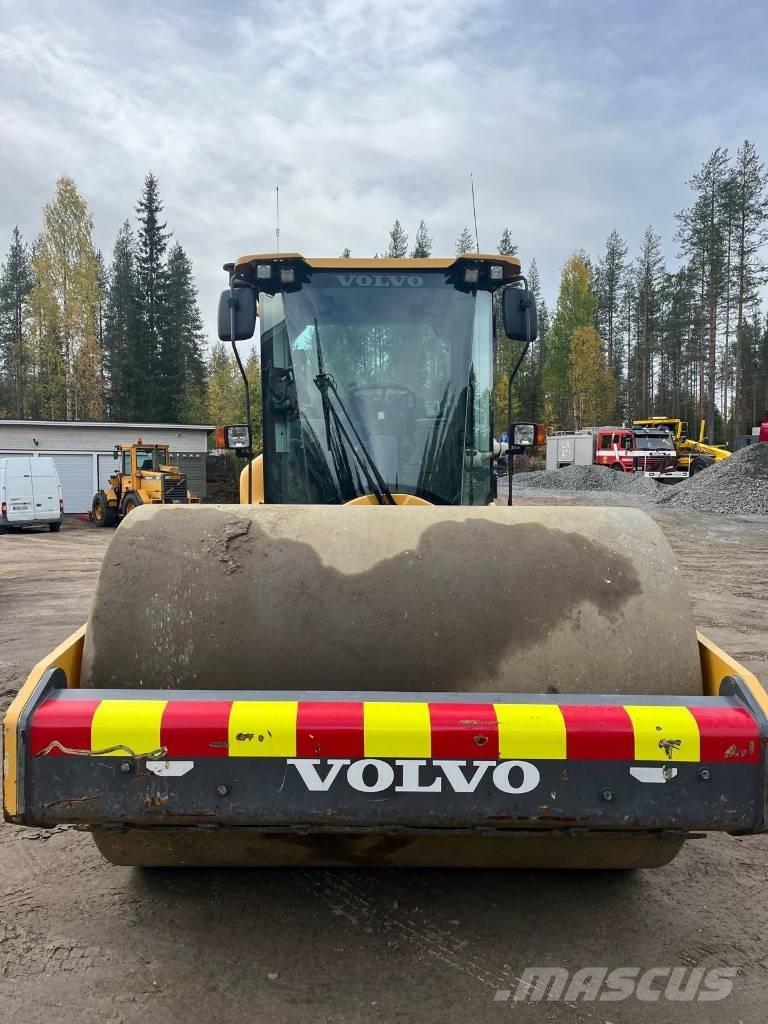 Volvo SD 135 B Pneumatic tired rollers