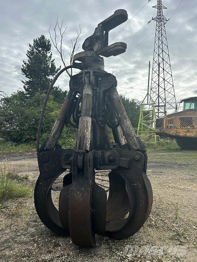 Liebherr 30t Grapples