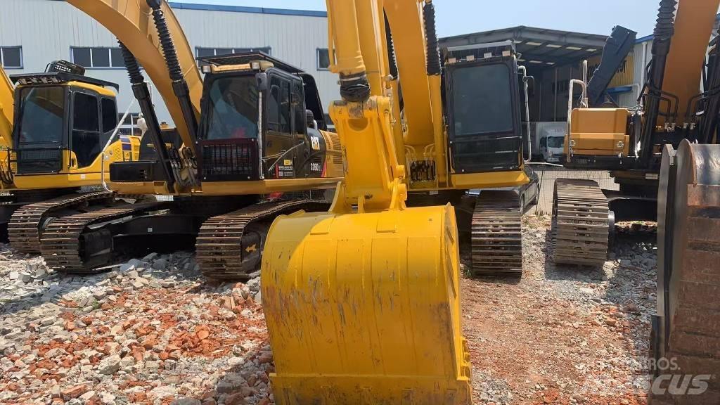Komatsu PC 200 -8mo Crawler excavators