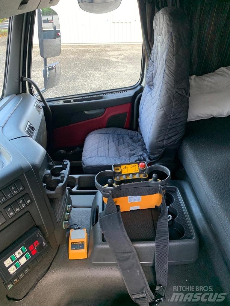 Bronto S90HLA Truck mounted aerial platforms