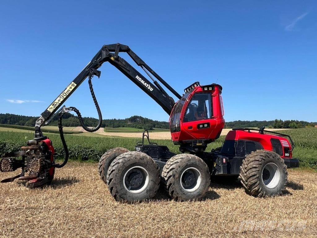 Komatsu 951 Harvesters