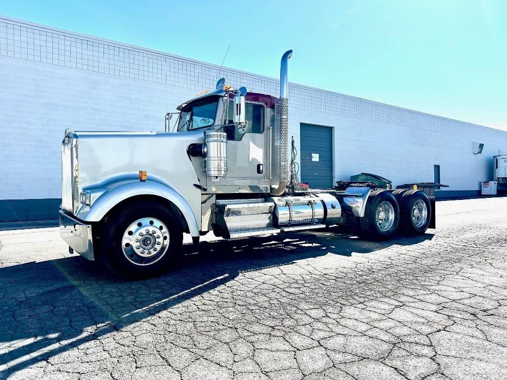 Kenworth W 900 L Truck Tractor Units