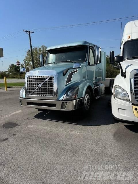 Volvo VNL 430 Truck Tractor Units