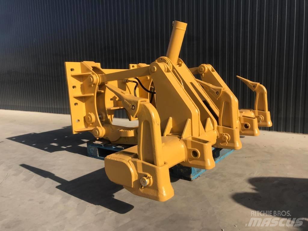 Volvo G946B Scarifiers
