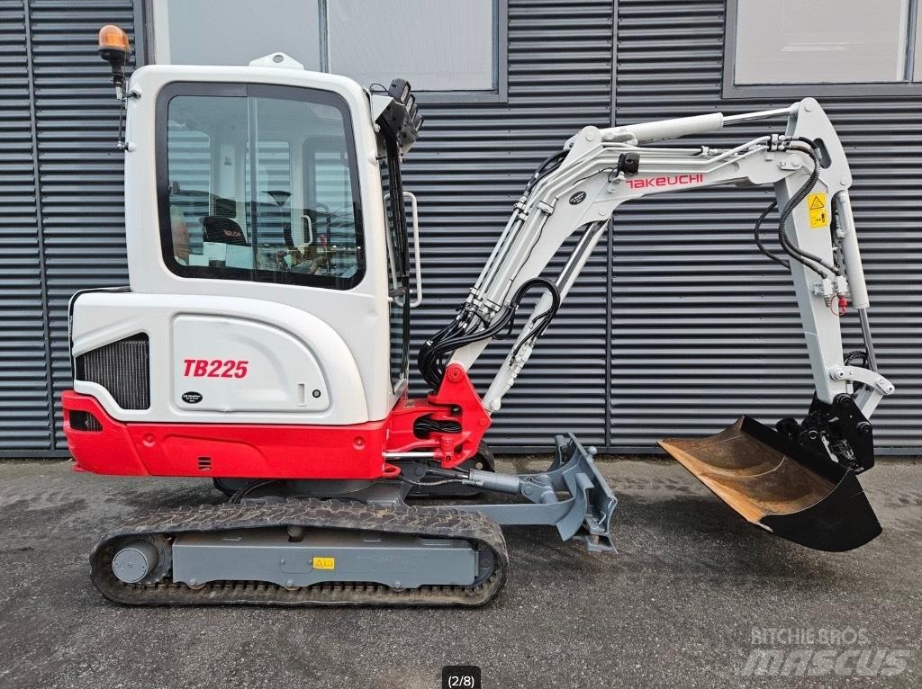 Takeuchi TB 225 Mini excavators < 7t
