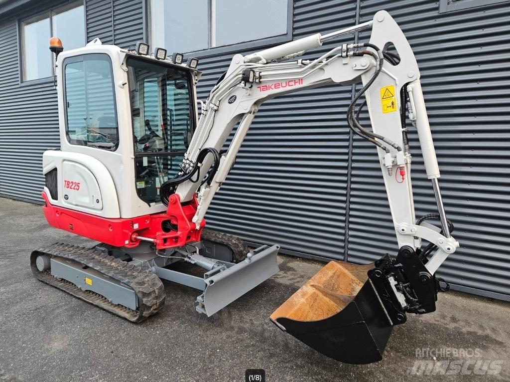 Takeuchi TB 225 Mini excavators < 7t