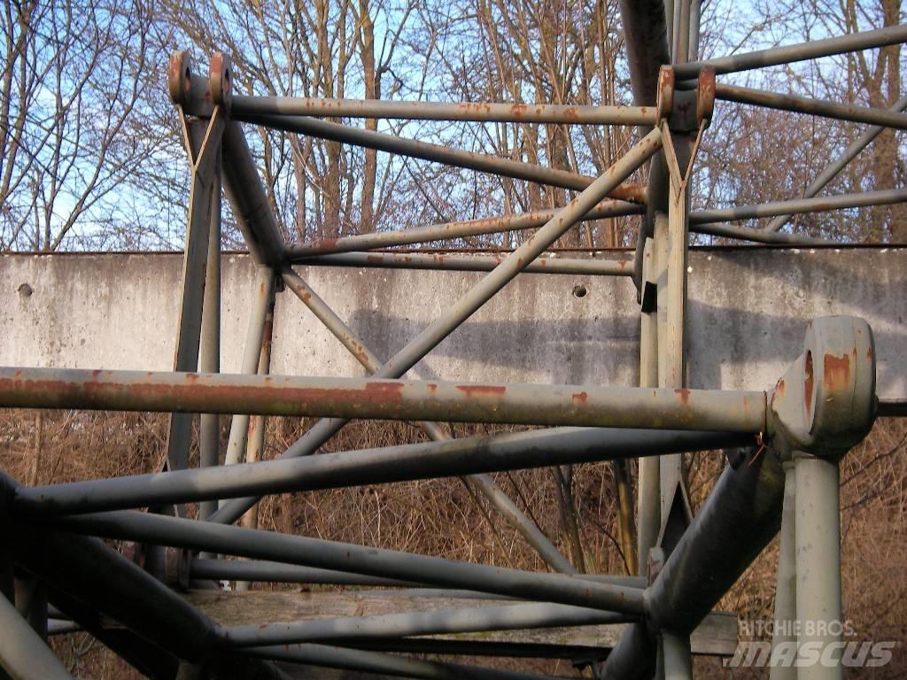 Sennebogen 670 Dragline excavators