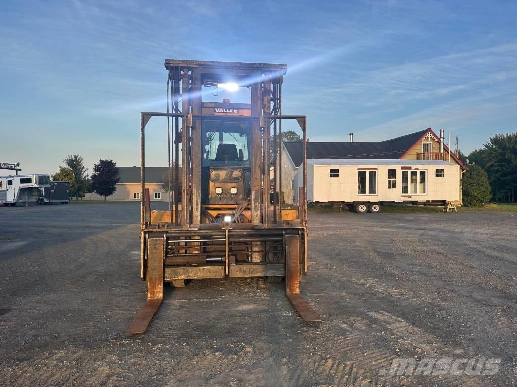 Vallee 4DA18T Rough terrain truck