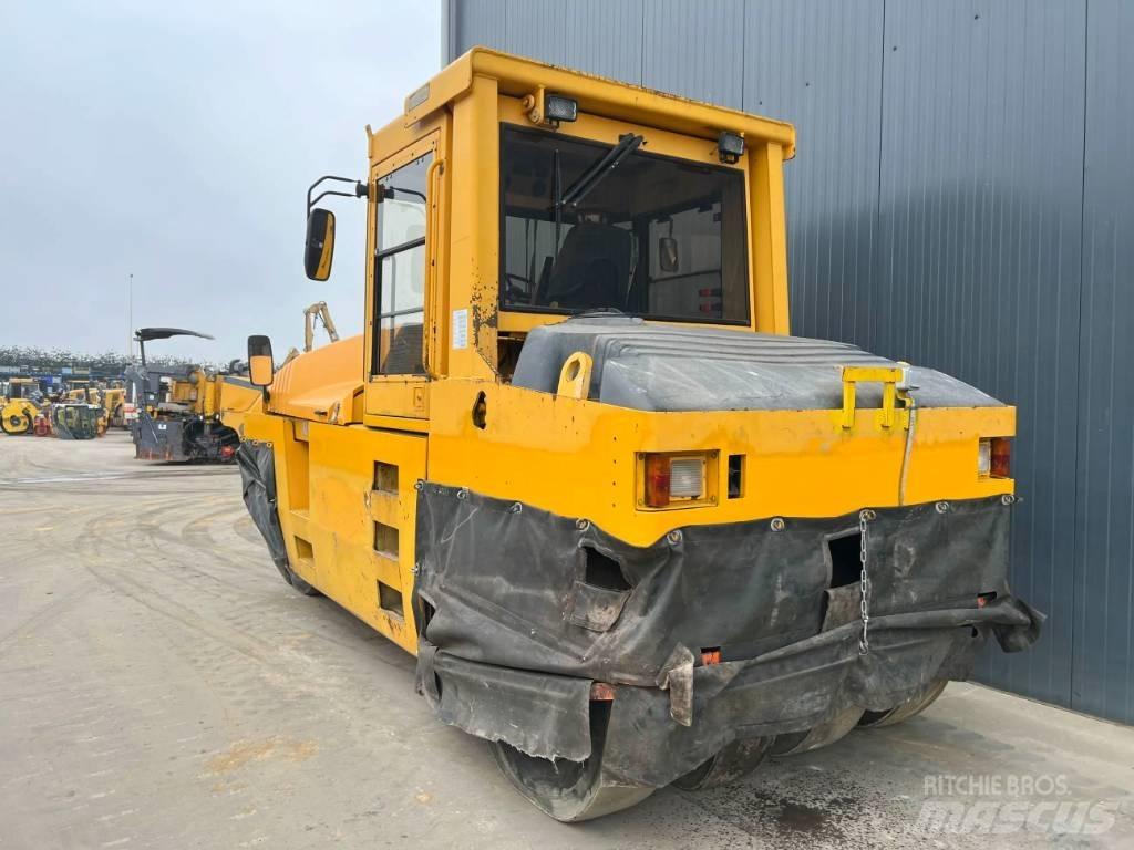 CAT PS300B Pneumatic tired rollers