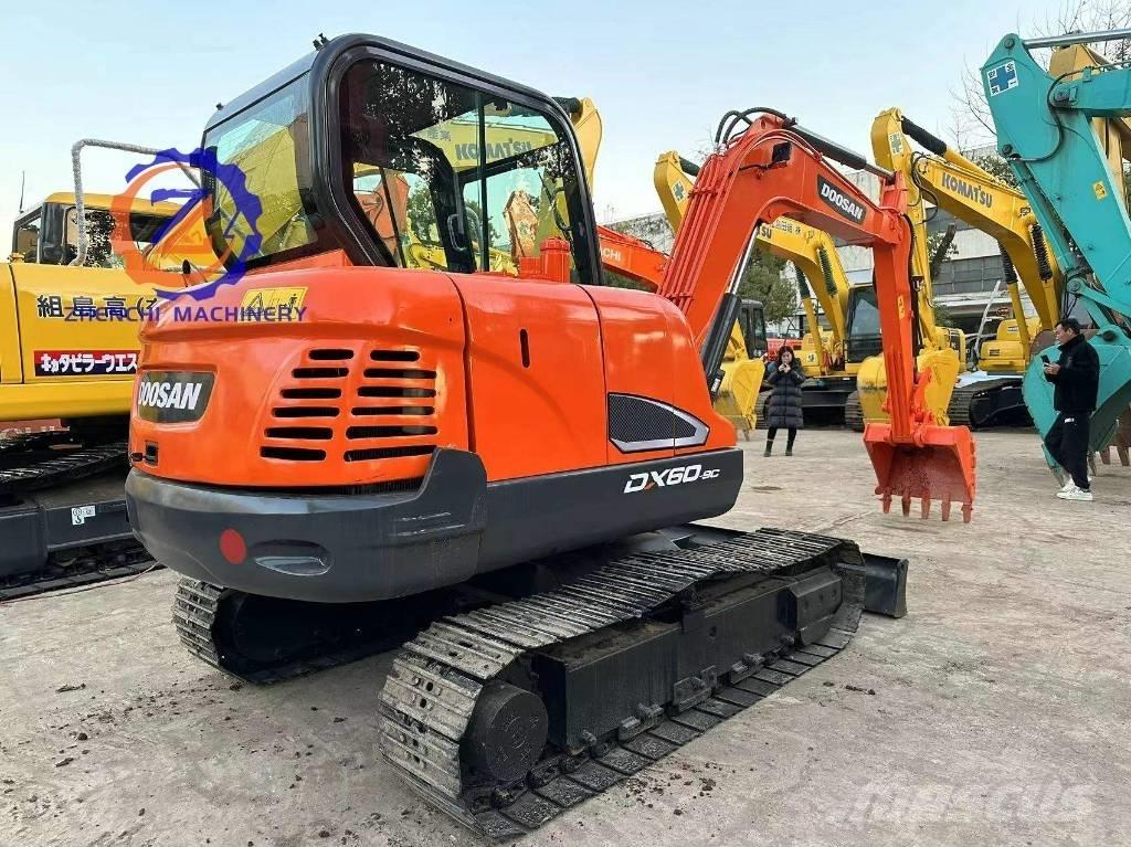 Doosan DX 60 Mini excavators < 7t